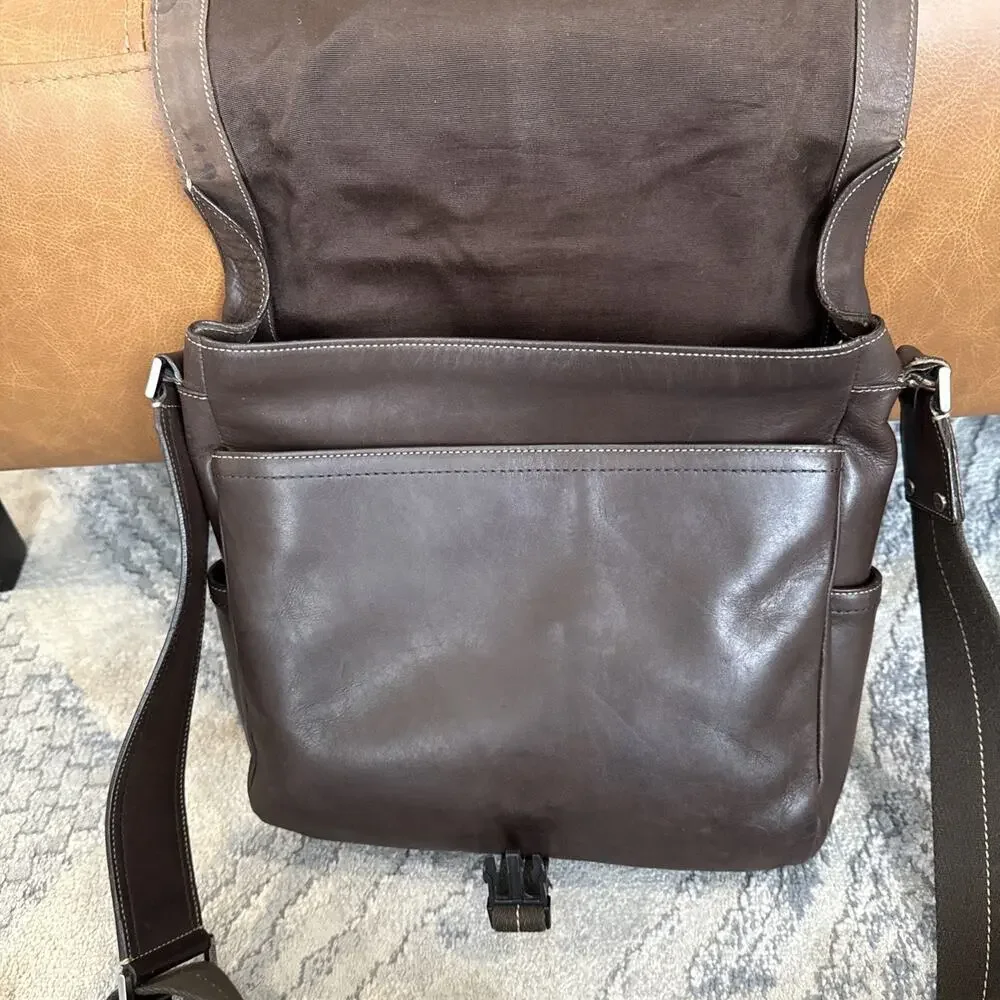 Coach #05A02 Leatherware Messenger Crossbody Dark Brown Laptop Bag X